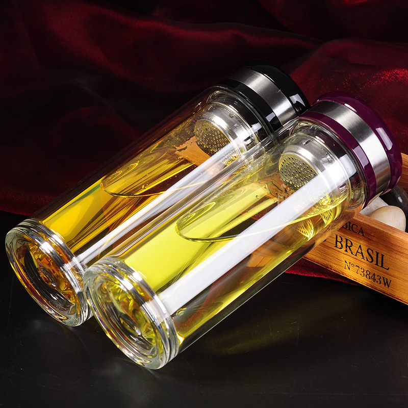 玻璃杯廠家在生產(chǎn)杯子的過程中會出現(xiàn)什么情況批發(fā)杯子的親來圍觀